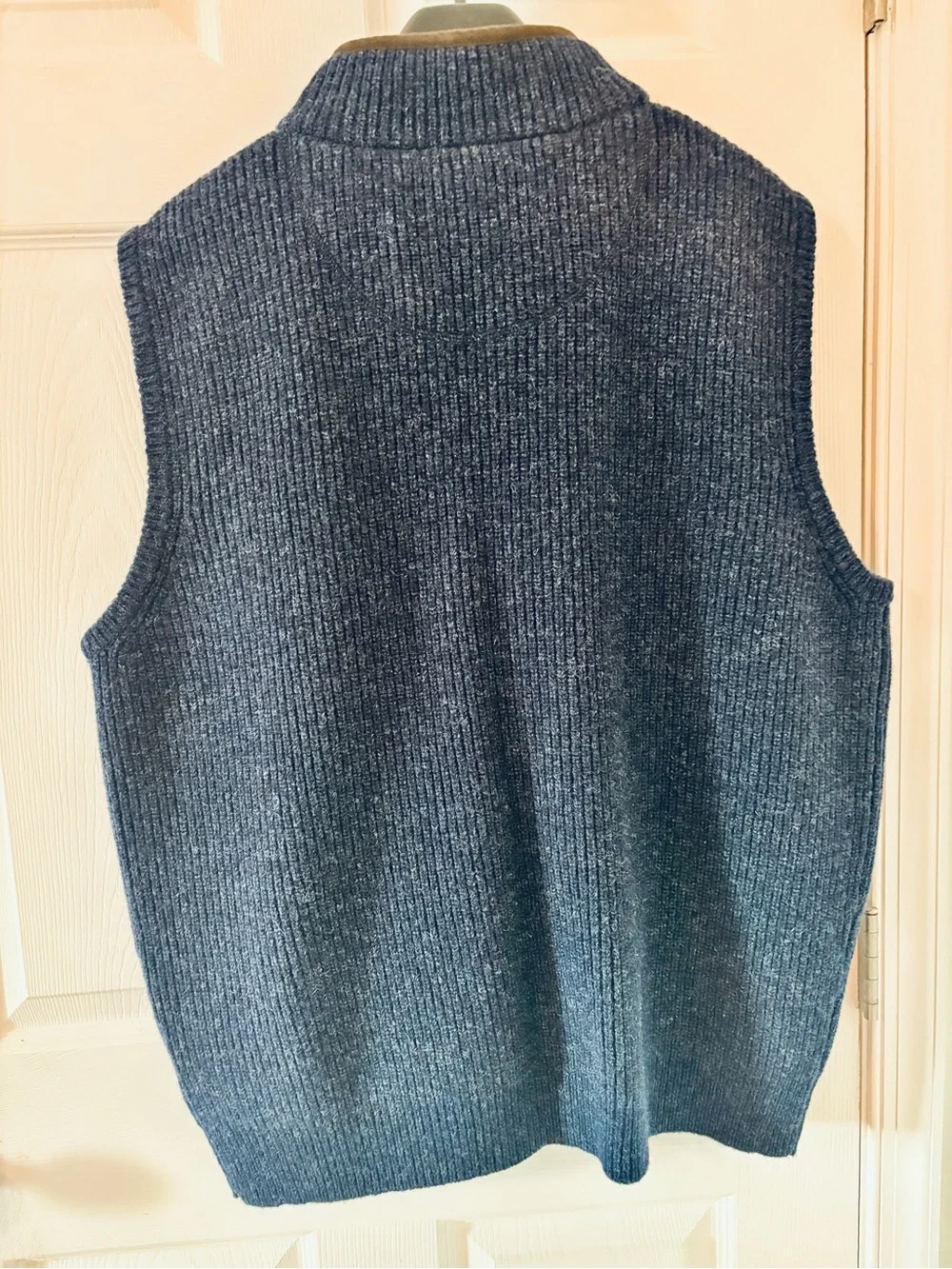 Men's LL Bean Navy Zip Front 100% Merino Wool Knit Vest - XL